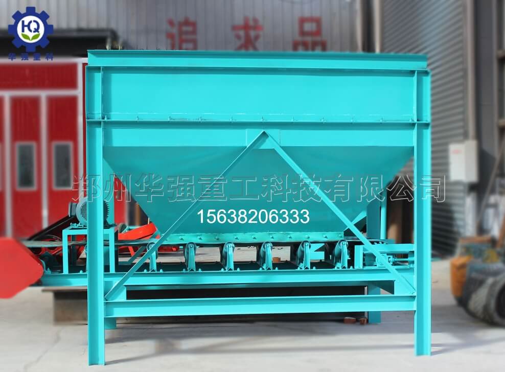 发酵物料上料用什么好？铲车料仓结构优势分析